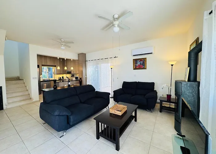 Vila Gladiolus Neo Chorio